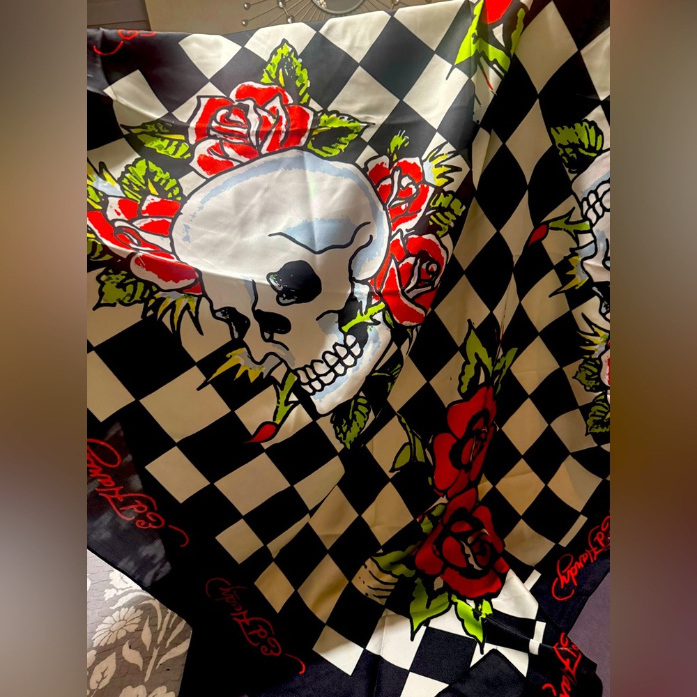 Ed Hardy Checkered Skull and Roses Scarf BNWT - Picture 2 of 9